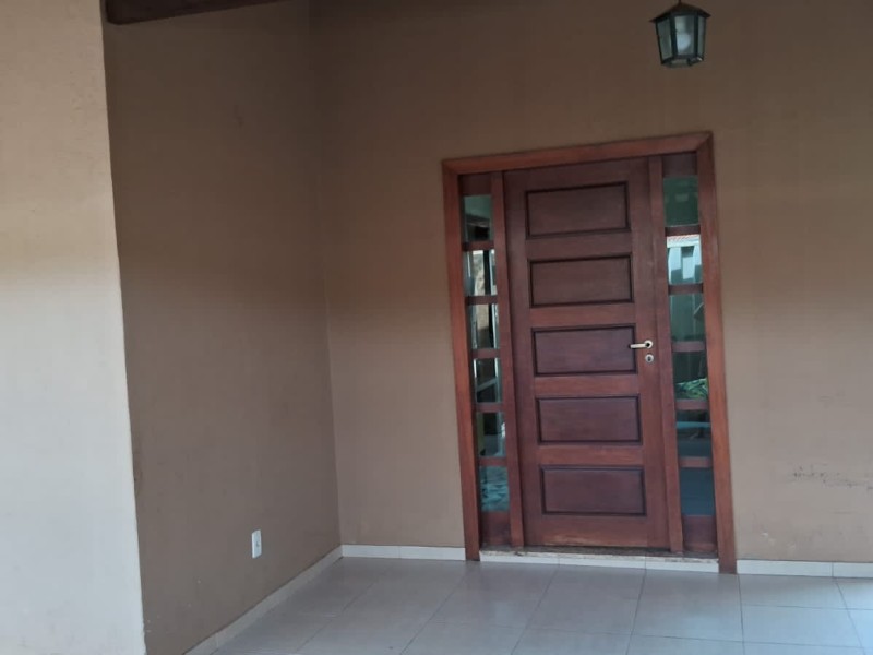 Linda casa no bairro JK