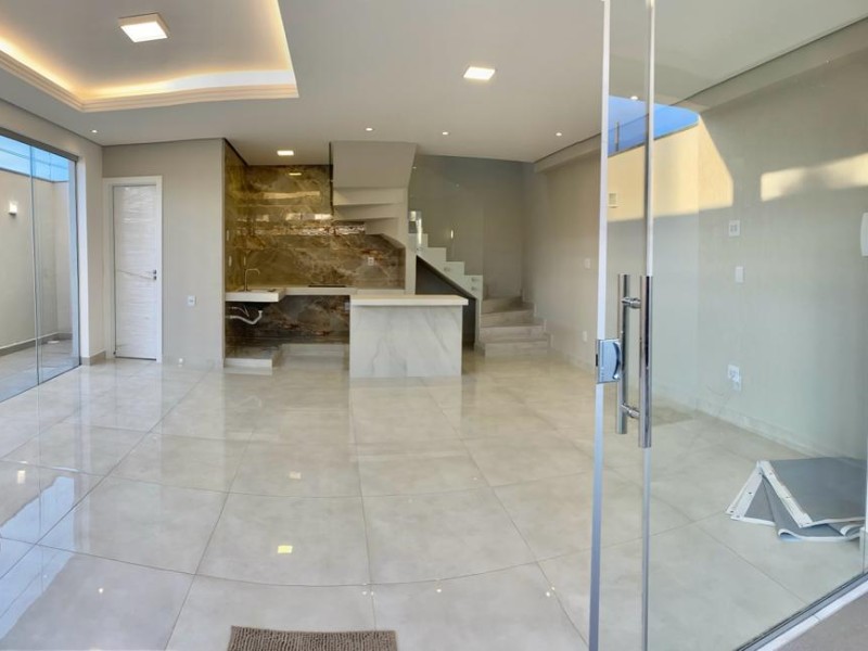 Maravilhoso duplex bairro Morro do Claro 