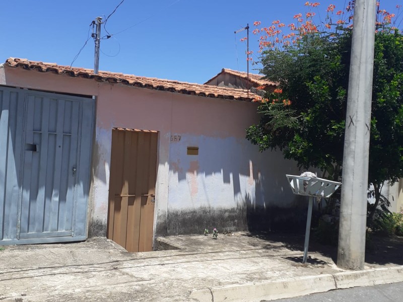 Casa Luxemburgo ( com barracão)